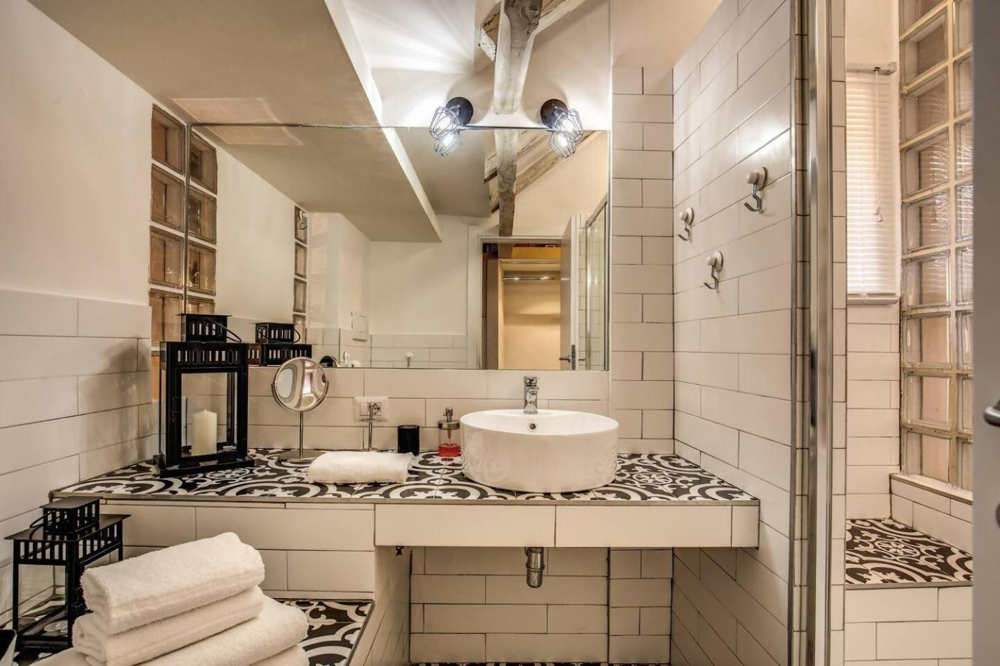 Apartamento Attic With Terrace By Trevi Fountain Roma Exterior foto