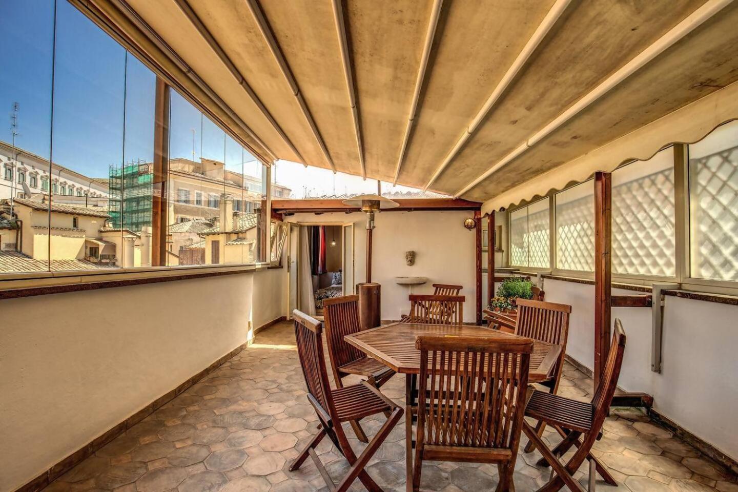 Apartamento Attic With Terrace By Trevi Fountain Roma Exterior foto