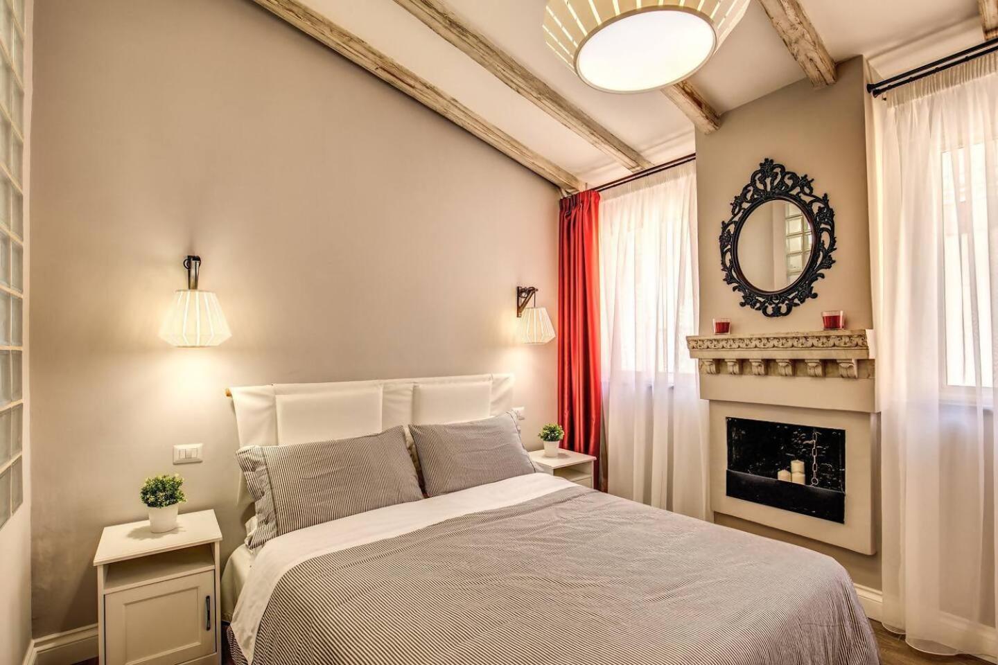 Apartamento Attic With Terrace By Trevi Fountain Roma Exterior foto