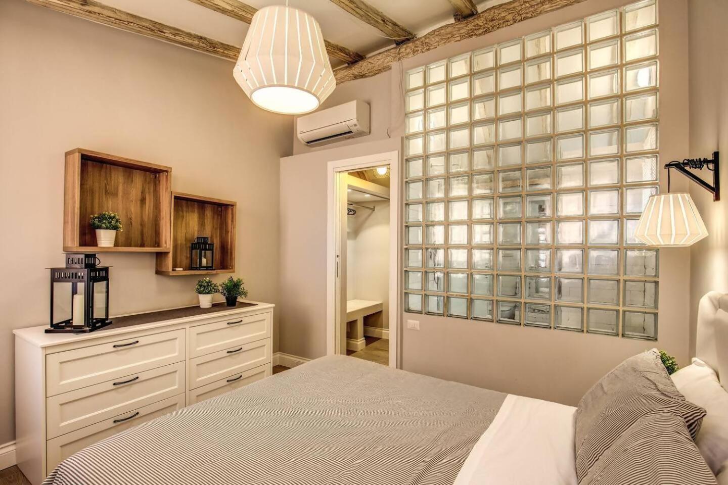 Apartamento Attic With Terrace By Trevi Fountain Roma Exterior foto