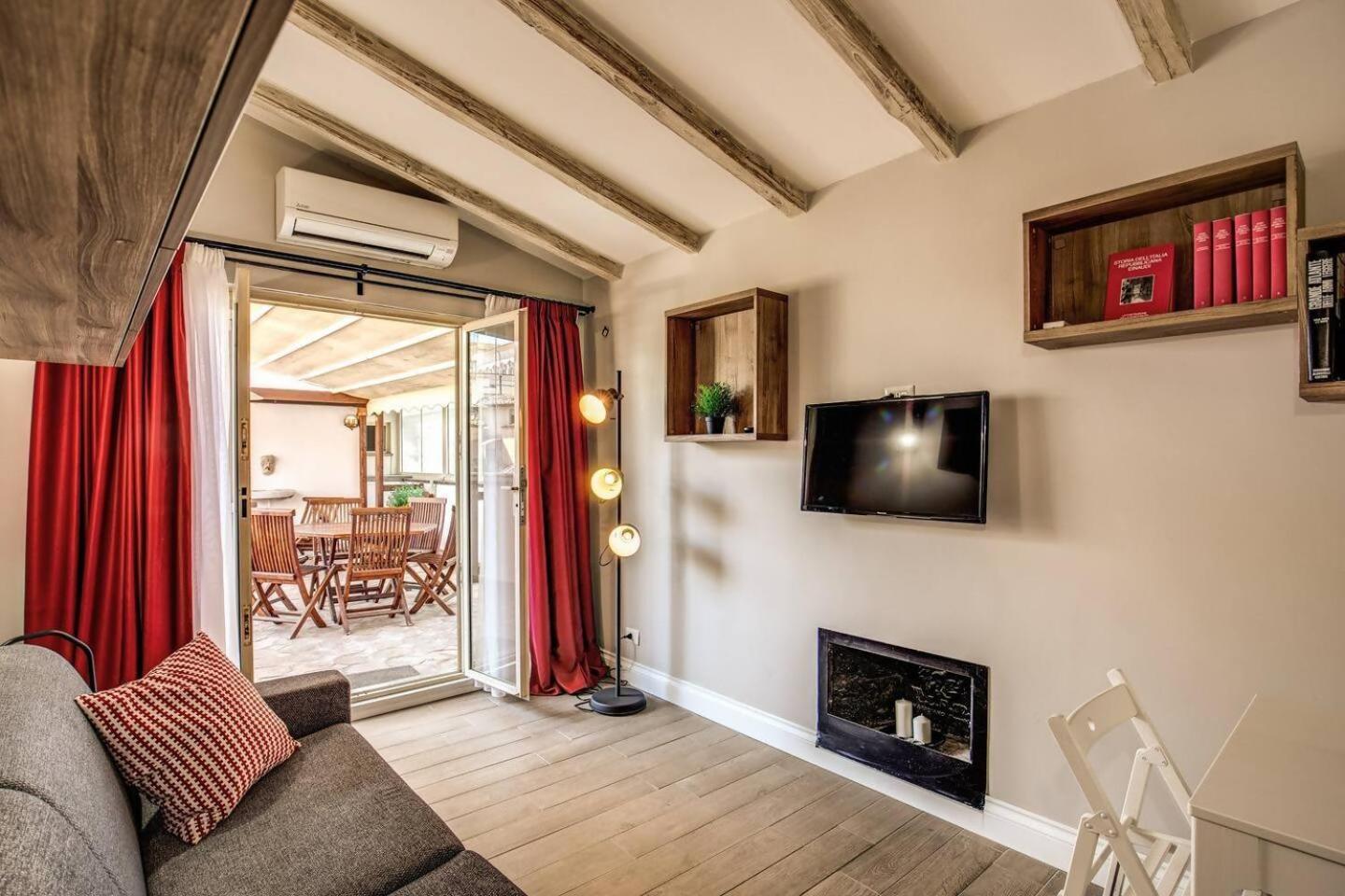 Apartamento Attic With Terrace By Trevi Fountain Roma Exterior foto
