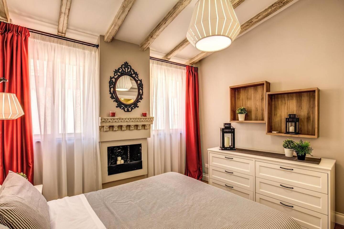 Apartamento Attic With Terrace By Trevi Fountain Roma Exterior foto