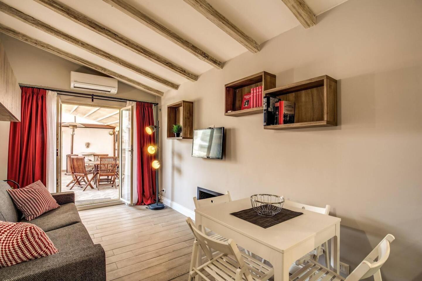 Apartamento Attic With Terrace By Trevi Fountain Roma Exterior foto