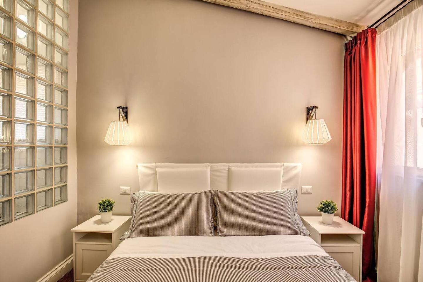 Apartamento Attic With Terrace By Trevi Fountain Roma Exterior foto