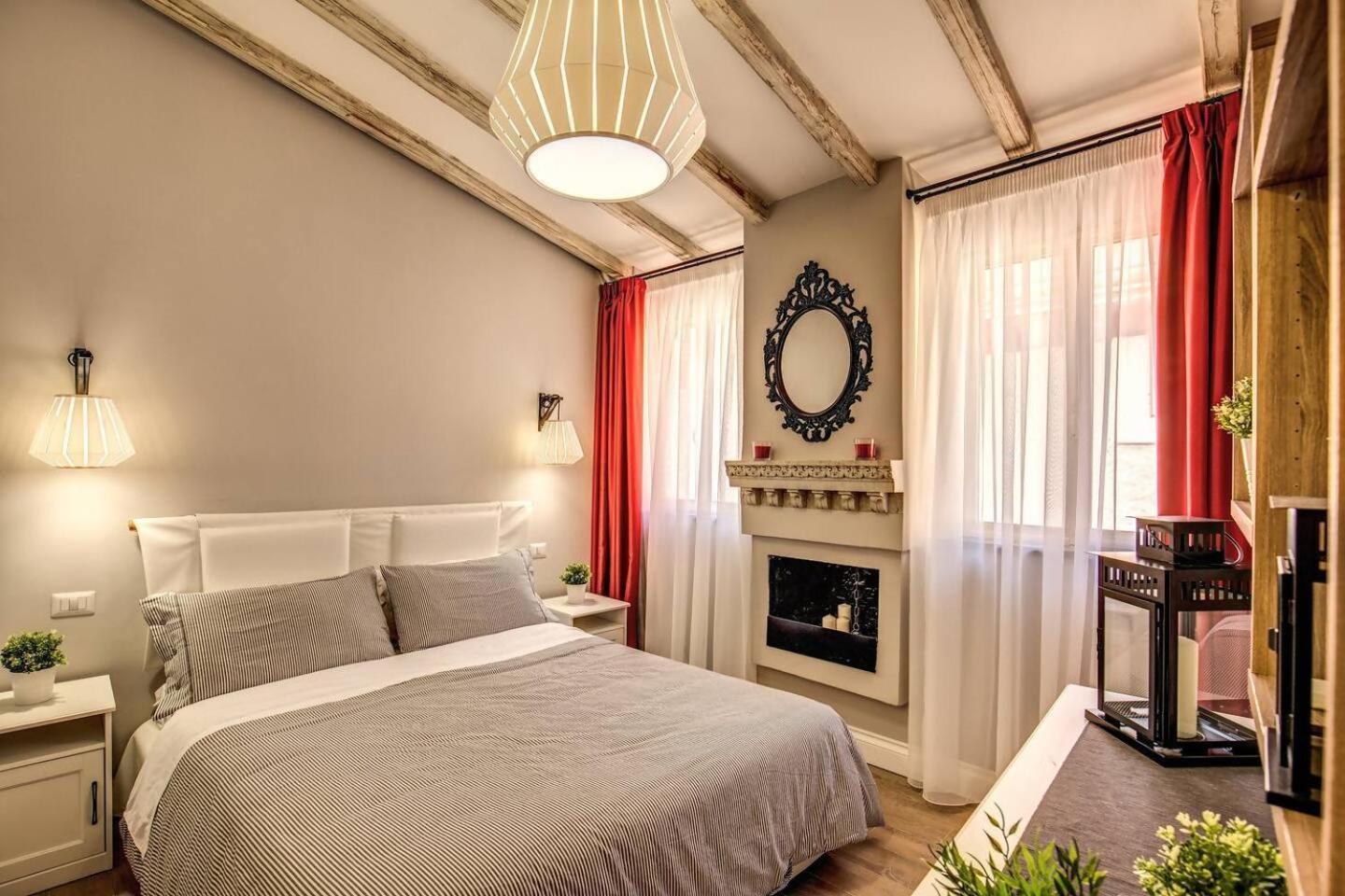 Apartamento Attic With Terrace By Trevi Fountain Roma Exterior foto