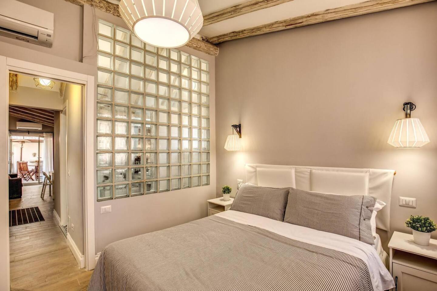 Apartamento Attic With Terrace By Trevi Fountain Roma Exterior foto