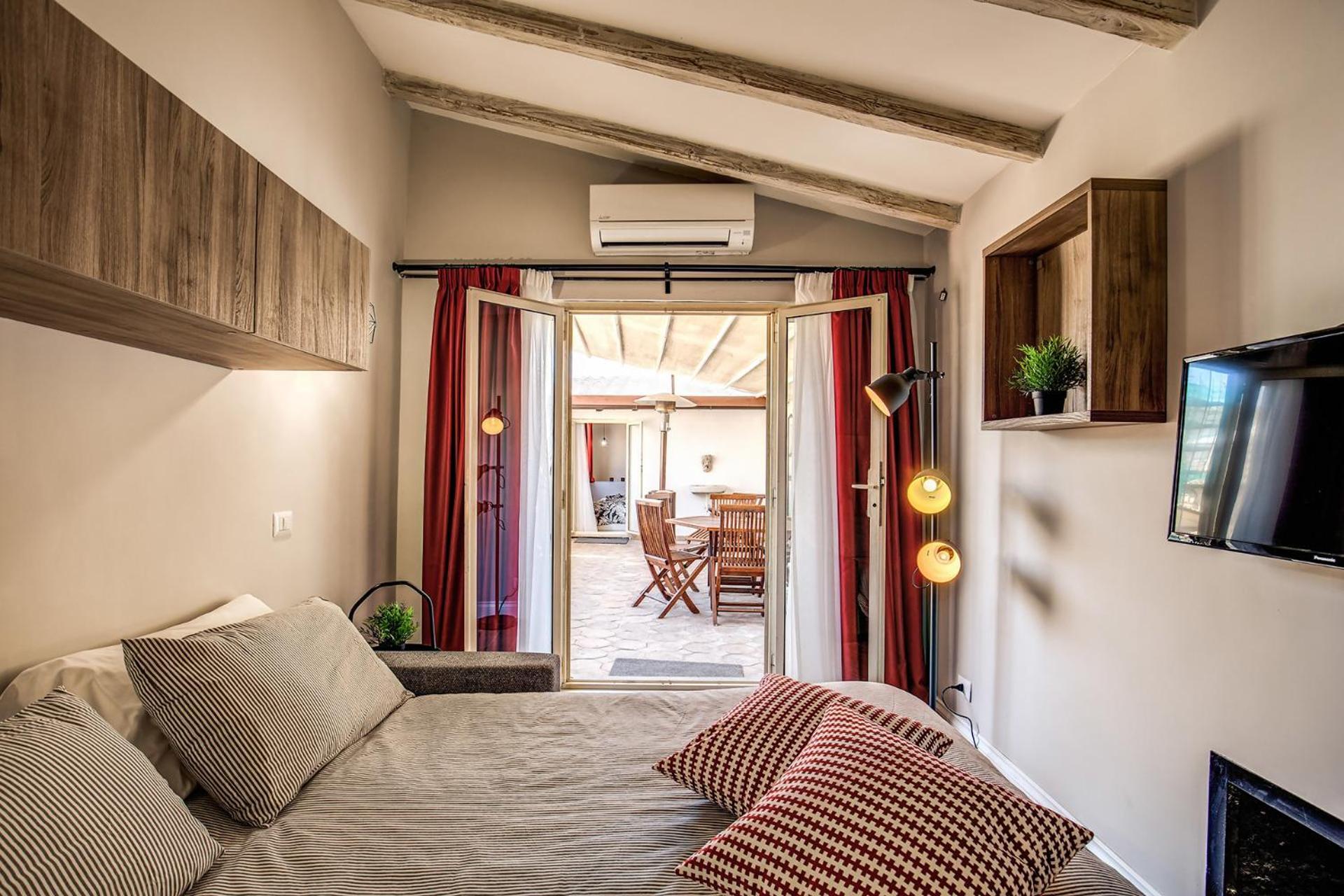 Apartamento Attic With Terrace By Trevi Fountain Roma Exterior foto
